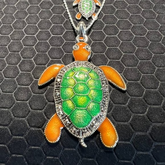 Turtle Necklace and Earring Set Brown and Green 18K White Gold Plated - Picture 1 of 1
